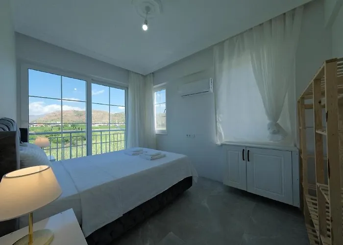 Hotel The & Airport 10 Km